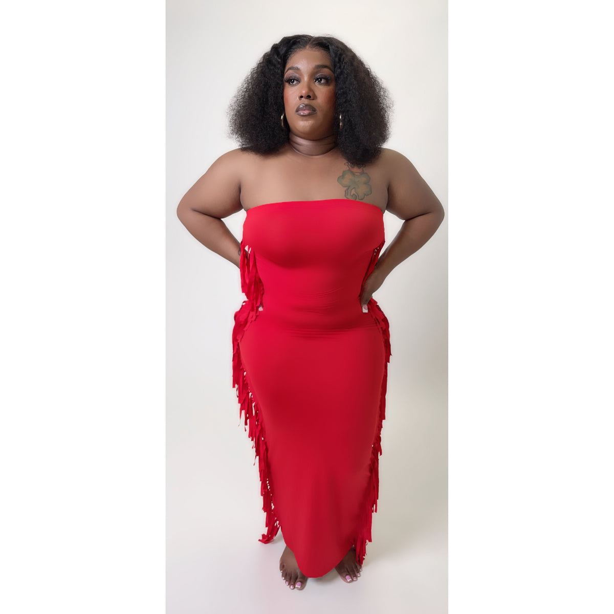 red fringe dress Sesidy Sawyer Strapless The exquisite macrame detailing is balanced by monochrome fabric and was designed for versatility whether you style it for a night out or impromptu day at the beach. RED FRINGE DRESS The
